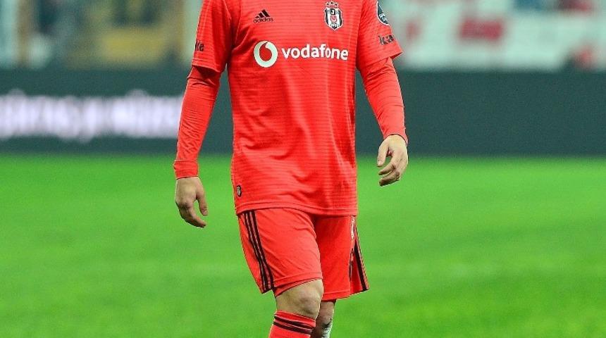 Beşiktaş ayrılığı a&ccedil;ıkladı