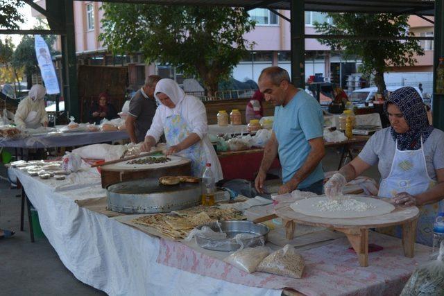 Hanımeli Pazarı’na büyük ilgi