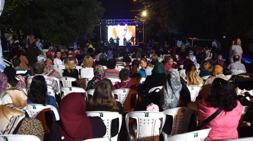 Tepebaşı&rsquo;nda halk konserleri s&uuml;r&uuml;yor