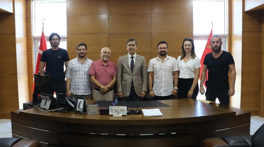 Gazeteciler yeni hizmet binasında basın odası talep etti