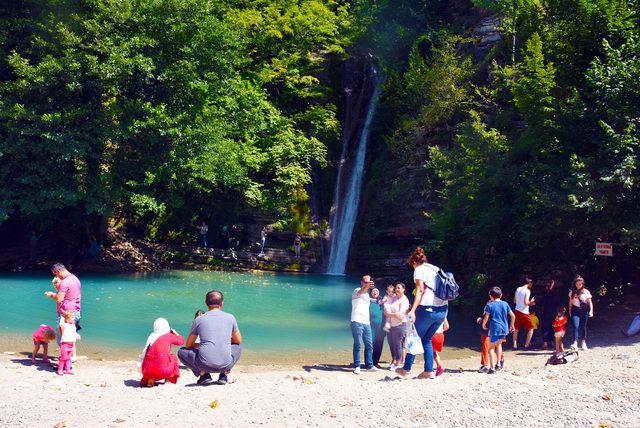 Doğa harikası Erfelek Tatlıca Şelaleleri'ne ilgi