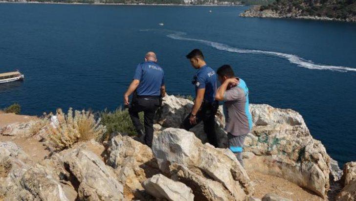 Marmaris'te çevre temizliği sırasında bulunan kutudan çıkanlar şoke etti G2