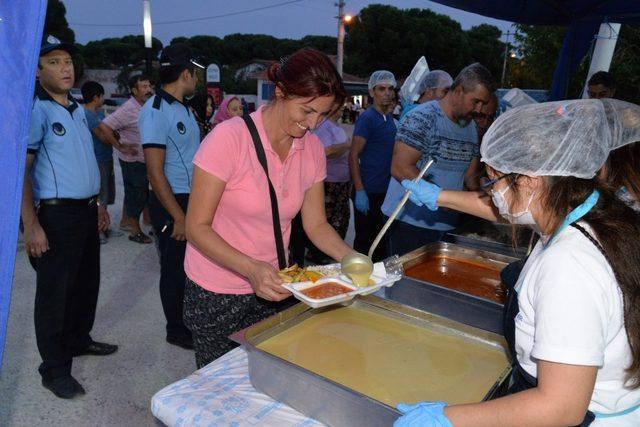 Aydın Büyükşehir Belediyesi iftar sofraları kuruyor