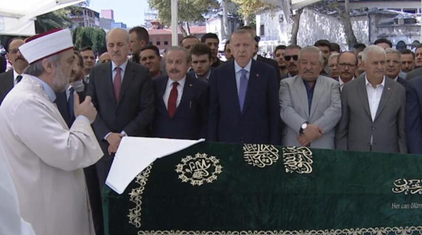 Yazar Şule Yüksel Şenler son yolculuğuna uğurlandı