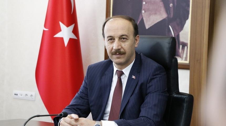 Vali Erin Zafer Bayramını kutladı