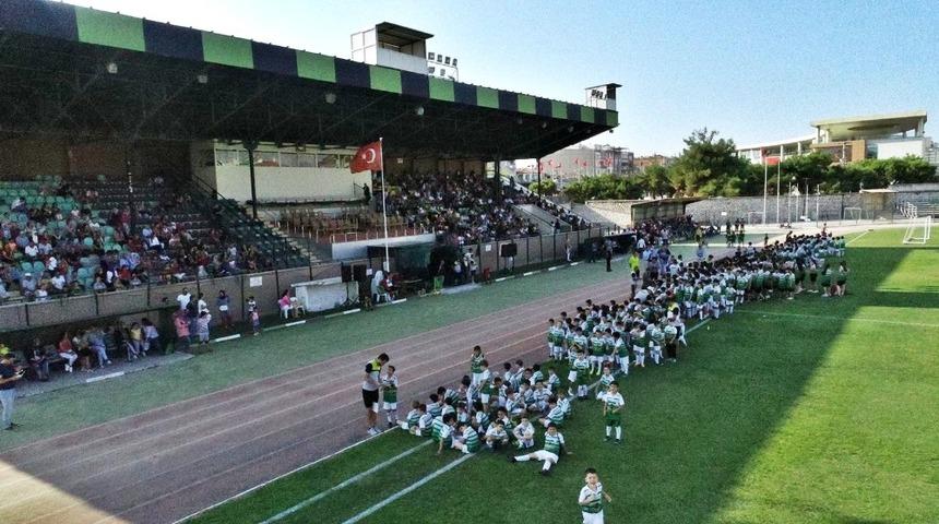Akhisar Belediyesi yaz spor okulunda sertifika t&ouml;reni
