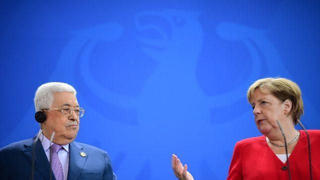 Almanya Başbakanı Merkel, Filistin Devlet Başkanı Abbas ile görüştü