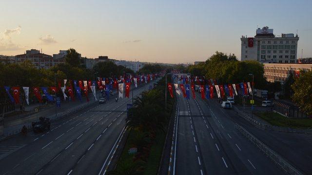 30 Ağustos Zafer Bayramı sebebiyle Vatan Caddesi trafiğe kapatıldı