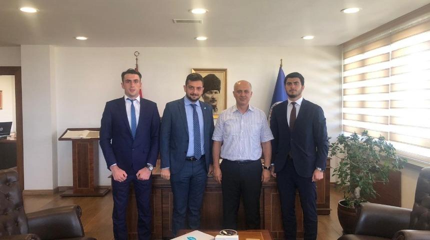 DAT&Uuml;B Gen&ccedil;lik Kolları Mersin &Uuml;niversitesi Rekt&ouml;r&uuml; &Ccedil;amsarı ile g&ouml;r&uuml;şt&uuml;