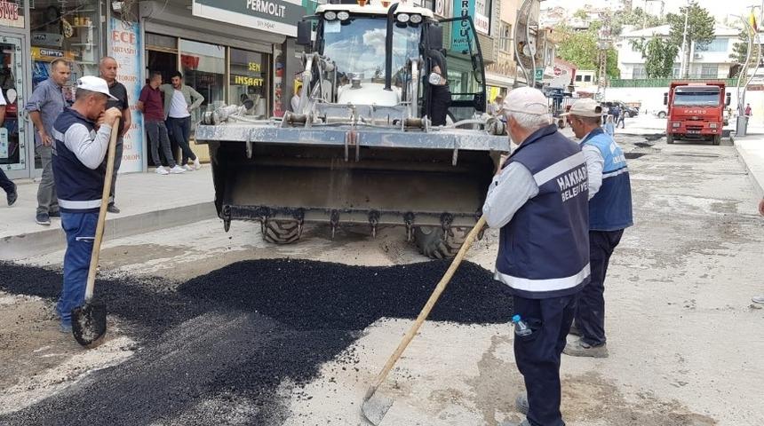Hakkari&rsquo;de doğalgaz sonrası yollar onarılıyor