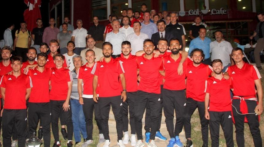 Vali Arslantaş: &ldquo;Yenilse de atletini &ccedil;ıkarsa suyunu sıkarak dışarıya &ccedil;ıkan bir ekip istiyoruz&rdquo;