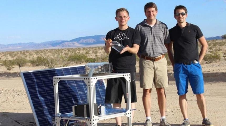 Bilim insanları, &ccedil;&ouml;lde bile su &uuml;retebilen cihaz geliştirdi