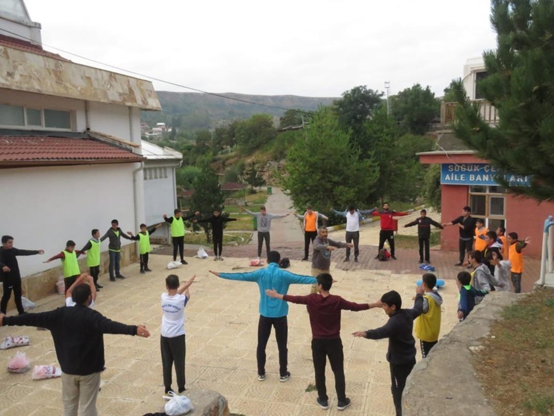 Cami gen&ccedil;liği kampta buluştu