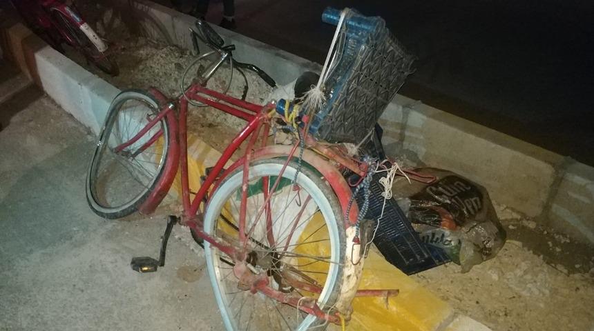 Otomobil bisiklete &ccedil;arptı: 1 ağır yaralı