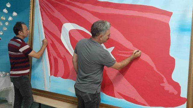 Bu Türk bayrağında 36 bin 647 şehidin ismi var