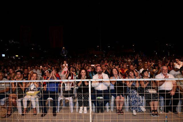 Kardeş Türküler’den Çiğli’de muhteşem performans