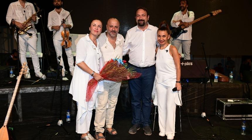 Kardeş Türküler’den Çiğli’de muhteşem performans