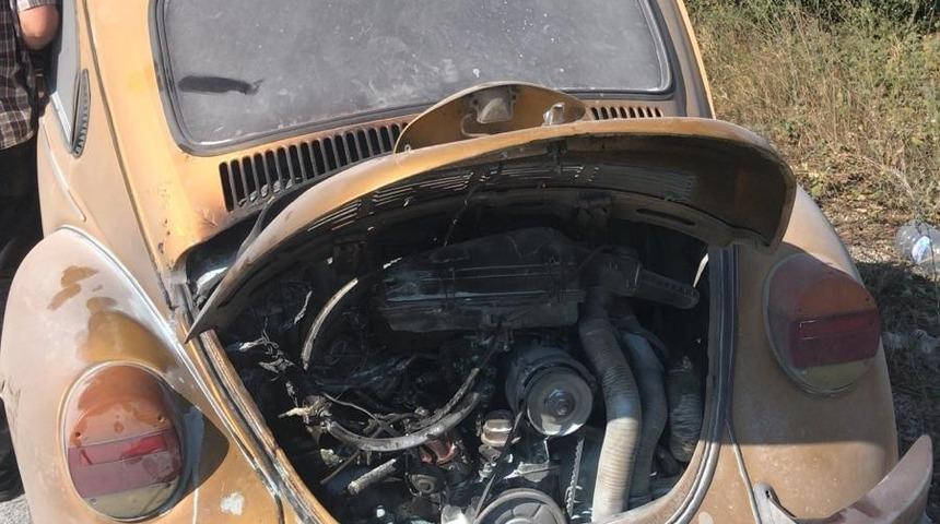 Malkara&rsquo;da seyir halindeki aracın motoru alev aldı