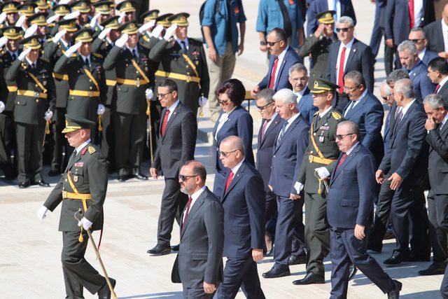 Cumhurbaşkanı Erdoğan: Cumhuriyeti canımız pahasına korumakta kararlıyız