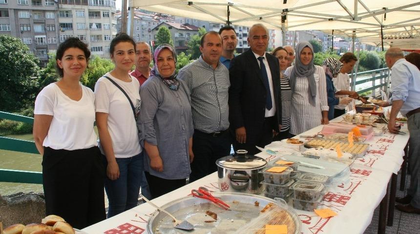 Devrek’te iki okul tarafından açılan kermes büyük ilgi gördü