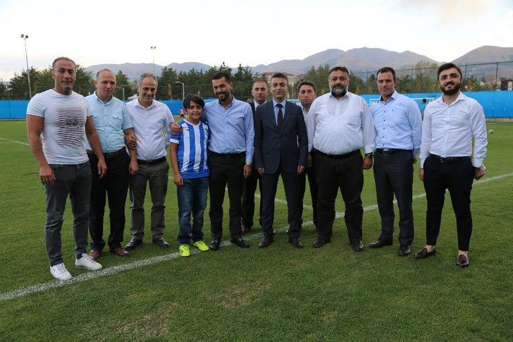 İl Sağlık Müdüründen BB Erzurumspor’a moral ziyareti G4