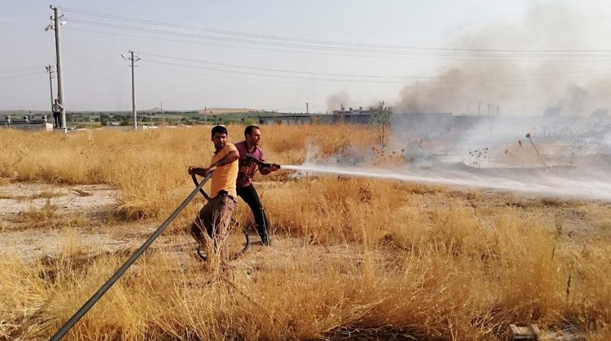 Şanlıurfa&rsquo;da boşaltılan m&uuml;lteci kampında yangın
