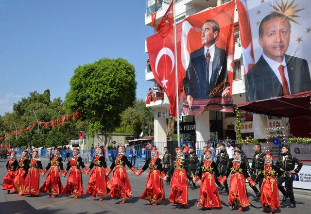Antalya'da Zafer Bayramı coşkusu