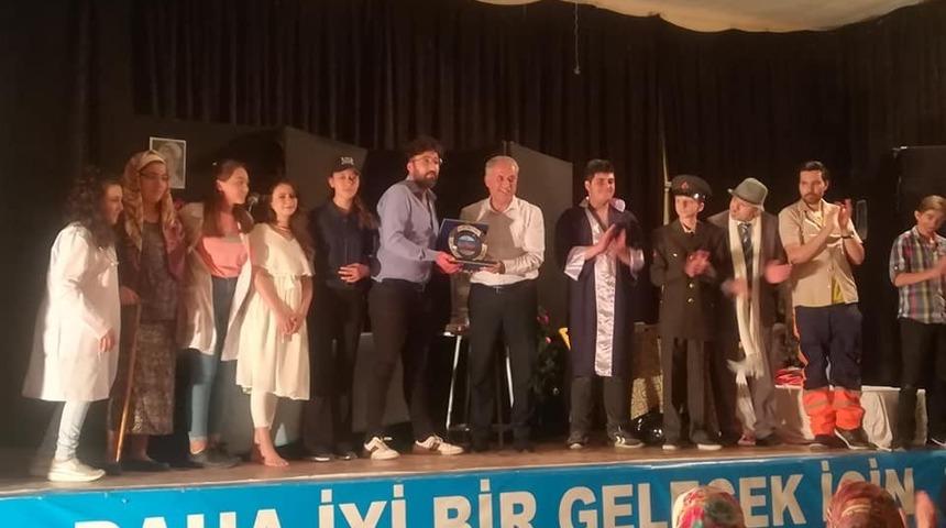 Bayırköy’de ’Bizim Hastane’ adlı oyun sahnelendi