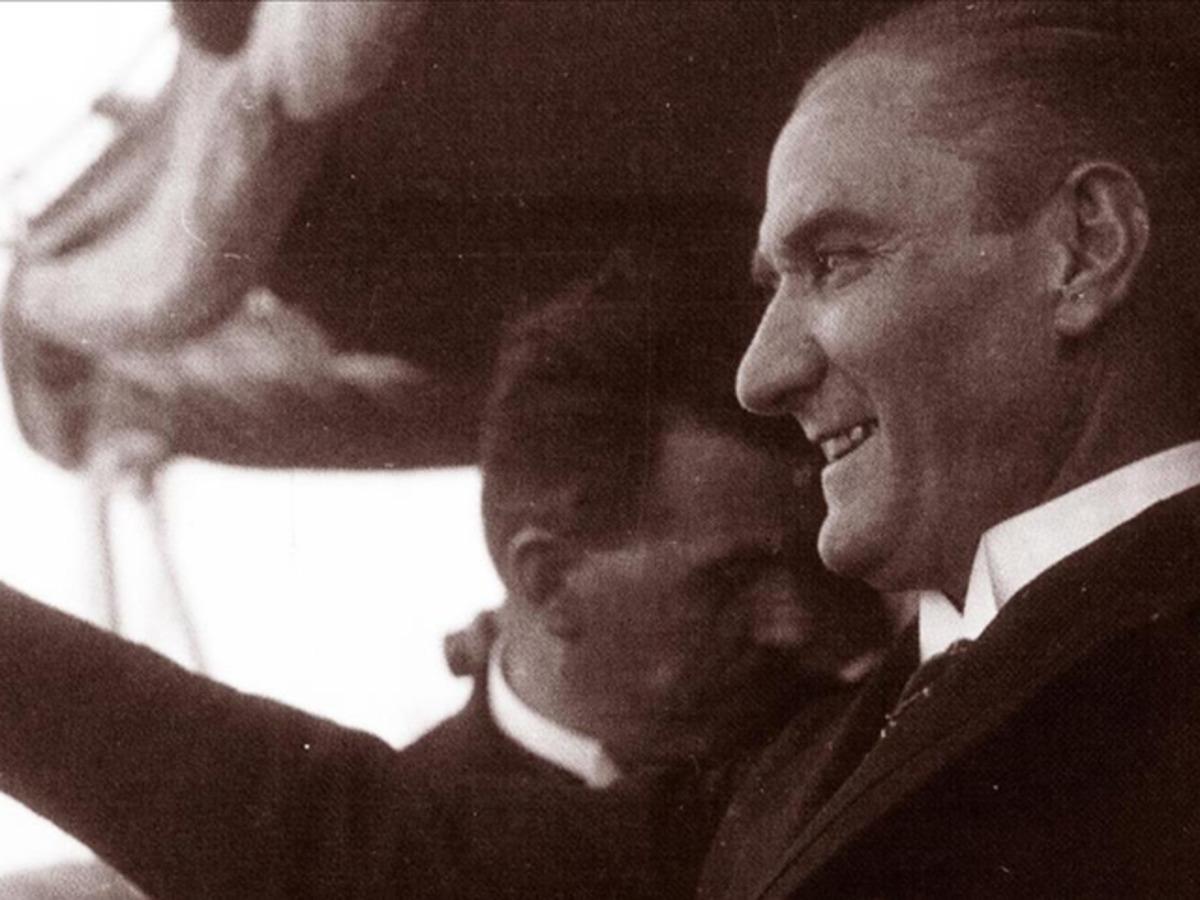İşte B&uuml;y&uuml;k Taarruz'un 97. yılında Atat&uuml;rk'&uuml;n ilk kez ortaya &ccedil;ıkan fotoğrafı 