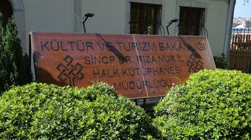 Dr. Rıza Nur K&uuml;t&uuml;phanesi 2 yılda yaklaşık 114 in okuyucu ağırladı