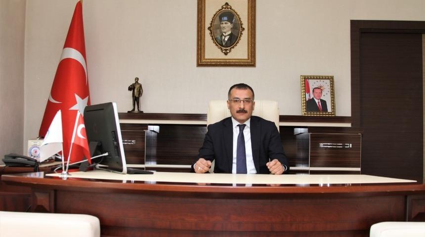 &Ouml;zalp kaymakamı &Ccedil;elik g&ouml;reve başladı