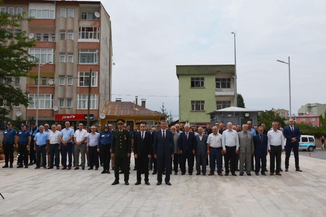 Suşehri ve G&uuml;r&uuml;n&rsquo;de Zafer Bayramı kutlandı