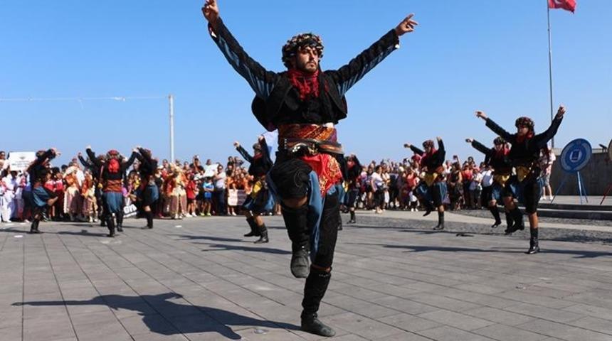 30 Ağustos Zafer Bayramı, Kuşadası&rsquo;nda da coşkuyla kutlanıyor