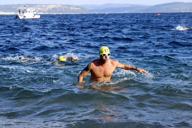 Zafer Bayramı'nda Çanakkale Boğazı'nda yüzme yarışması