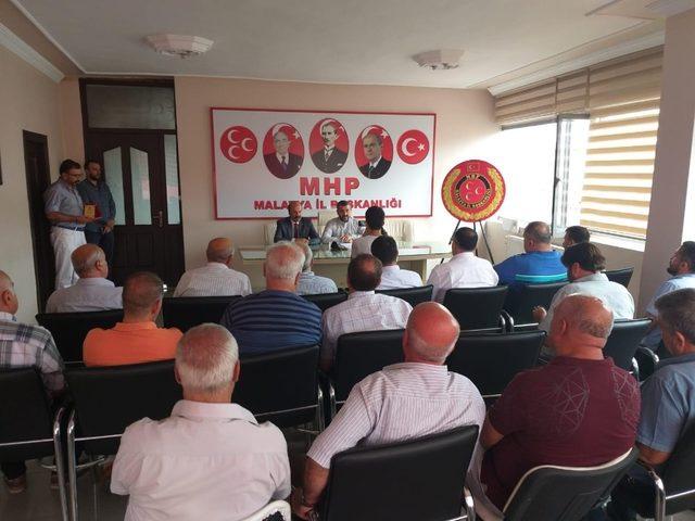 Kamu-Sen’den MHP’ye teşekkür plaketi