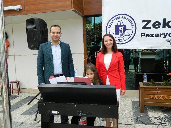 Satranç turnuvası başladı, ilçe panayır alanına döndü G4