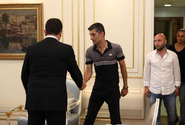 İmamoğlu, İBB'den çıkarılan personelle görüştü G1