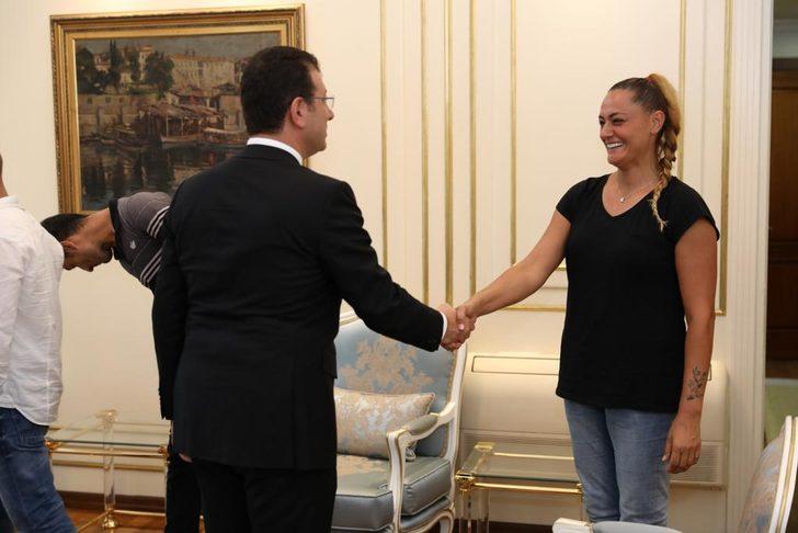 İmamoğlu, İBB'den çıkarılan personelle görüştü G2