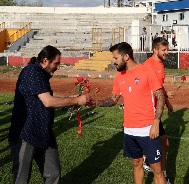 VGC’den Vanspor’lu futbolculara moral ziyareti