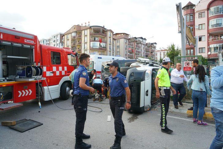 Anne ile kızının üzerine araç devrildi! Ölü ve yaralılar var G2