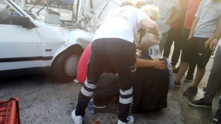 Otomobil ile kamyonet çarpıştı: 6 yaralı G1