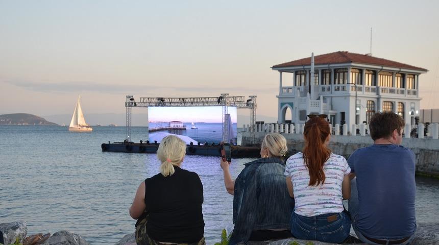 30 Ağustos Zafer Bayramı Kadık&ouml;y&rsquo;de coşkuyla kutlandı