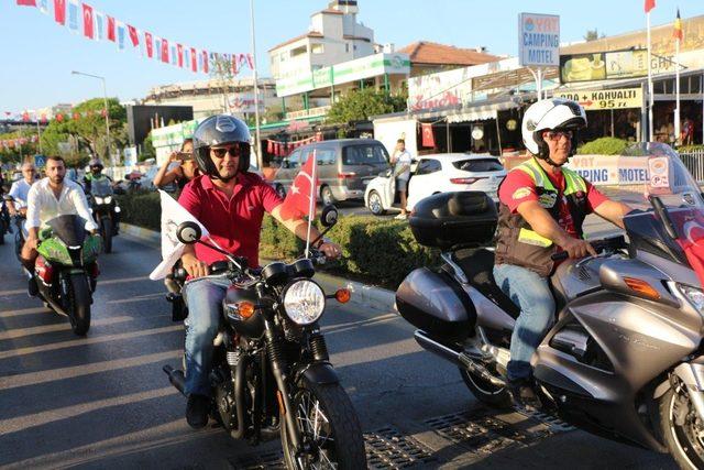 Kuşadası’nda Zafer Bayramı kutlamaları devam ediyor