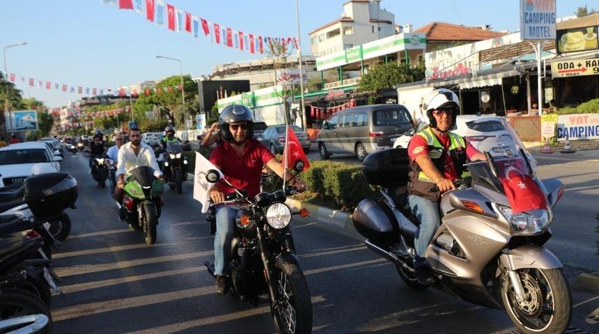 Kuşadası’nda Zafer Bayramı kutlamaları devam ediyor