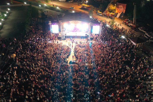 Zonguldak'ta İrem Derici konserinde faciadan dönüldü