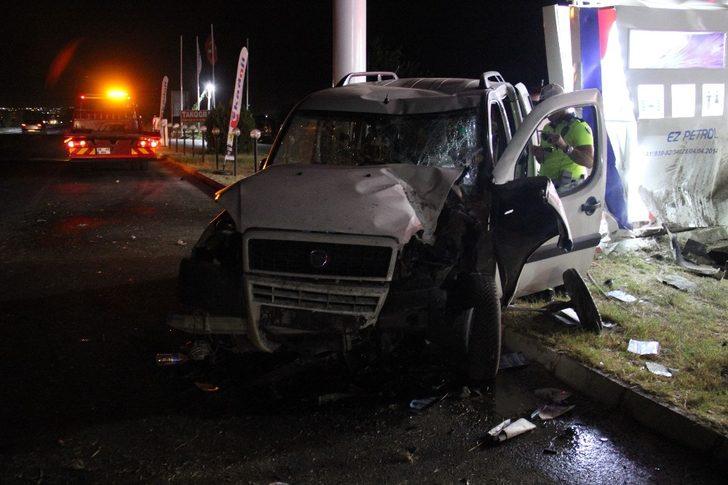 Hız göstergesi 190 Km’de takılı kaldı, 4 kişi yaralandı G1