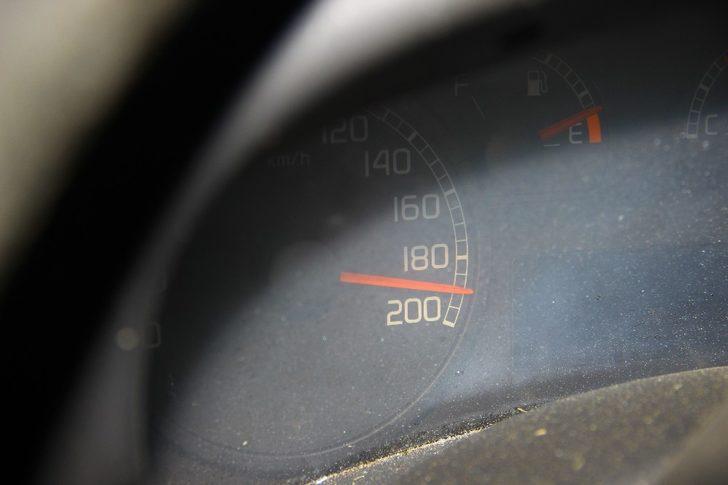 Hız göstergesi 190 Km’de takılı kaldı, 4 kişi yaralandı G2