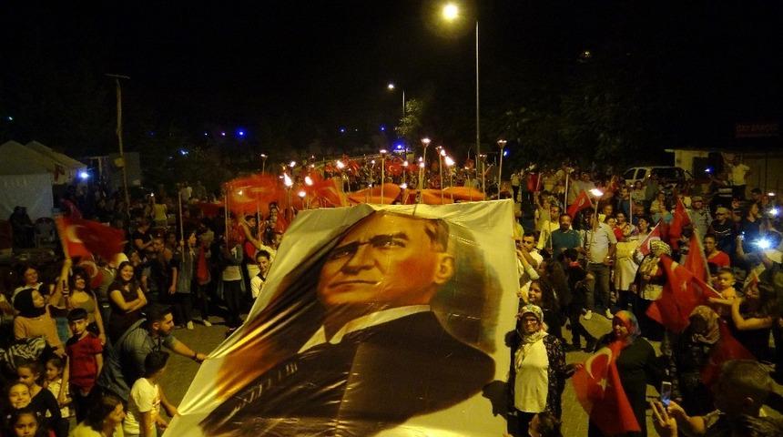 Ermenek&rsquo;te fener alayı y&uuml;r&uuml;y&uuml;ş&uuml;