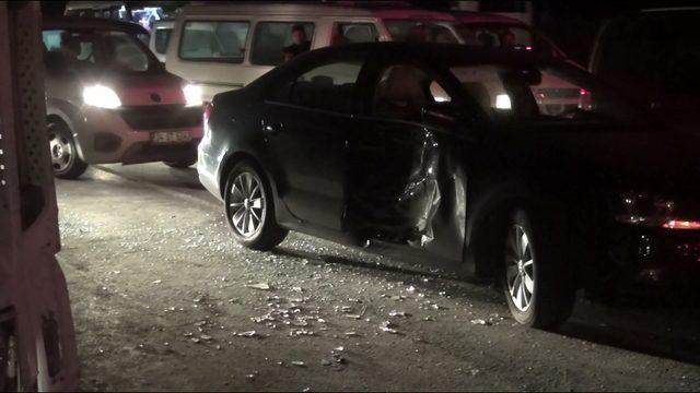 Arnavutköy'de hafriyat kamyonu kazası