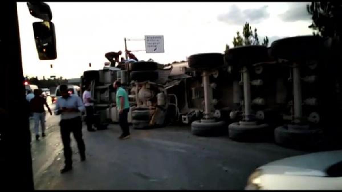 Arnavutk&ouml;y'de hafriyat kamyonu dehşeti! 